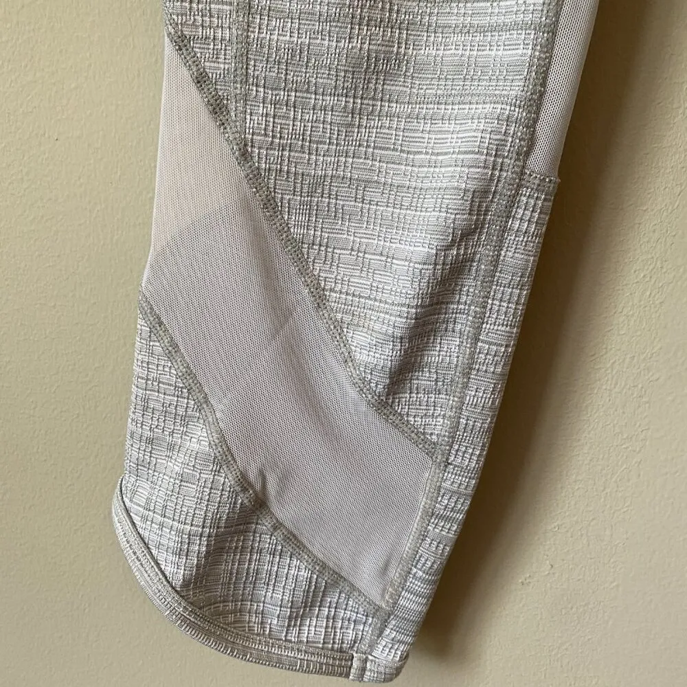 Athleta Women's Small High Rise Jacquard Mesh Chat to Town Capri Crop Leggings - Image 8