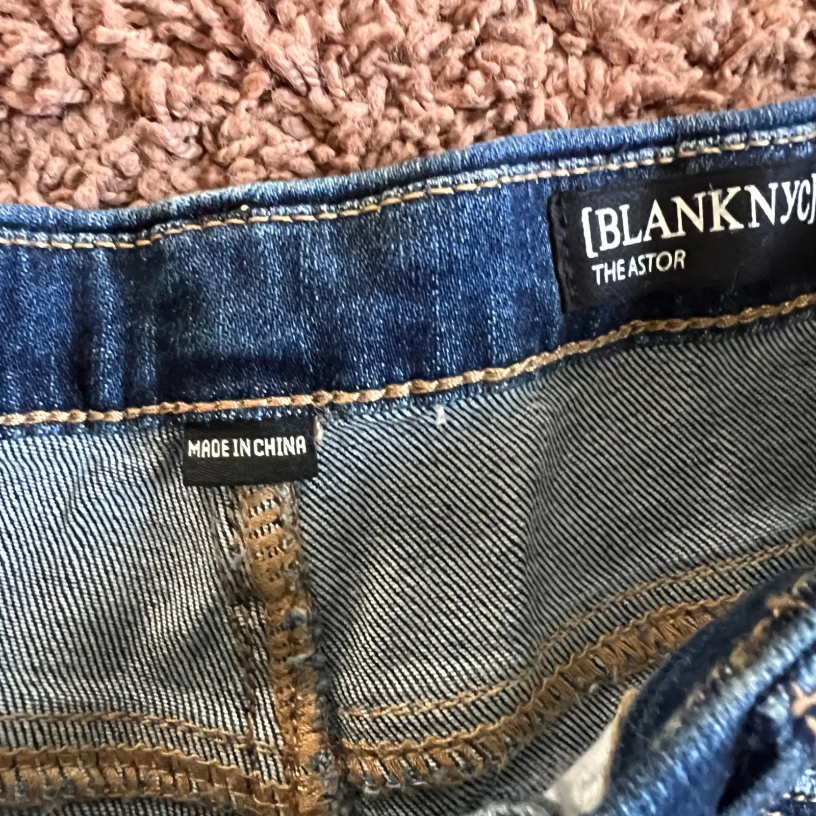 BLANKNYC Women's‎ Denim Shorts Distressed Raw Hem Dark Wash Size 26 NWT - Image 5