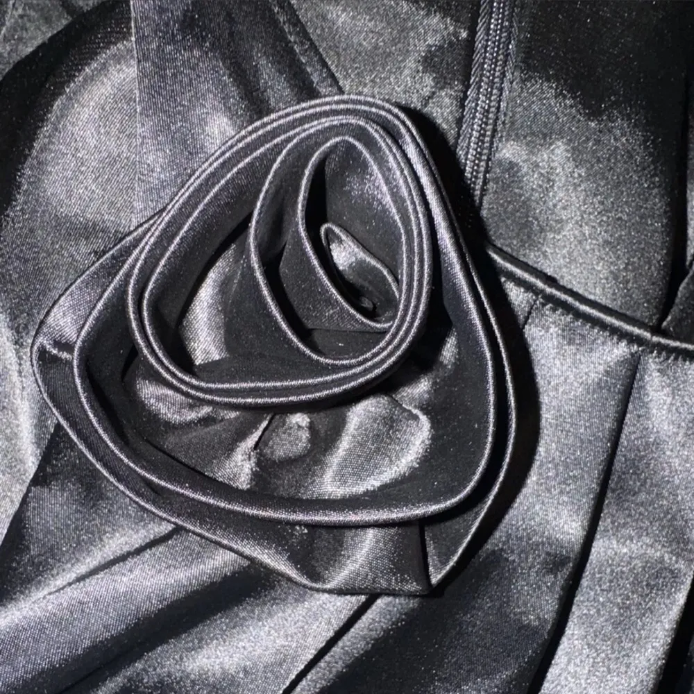 Vintage Essentials By A•B•S Women’s Satin Cocktail Dress Pleated With Rose US8 Black Size 8 - Image 8