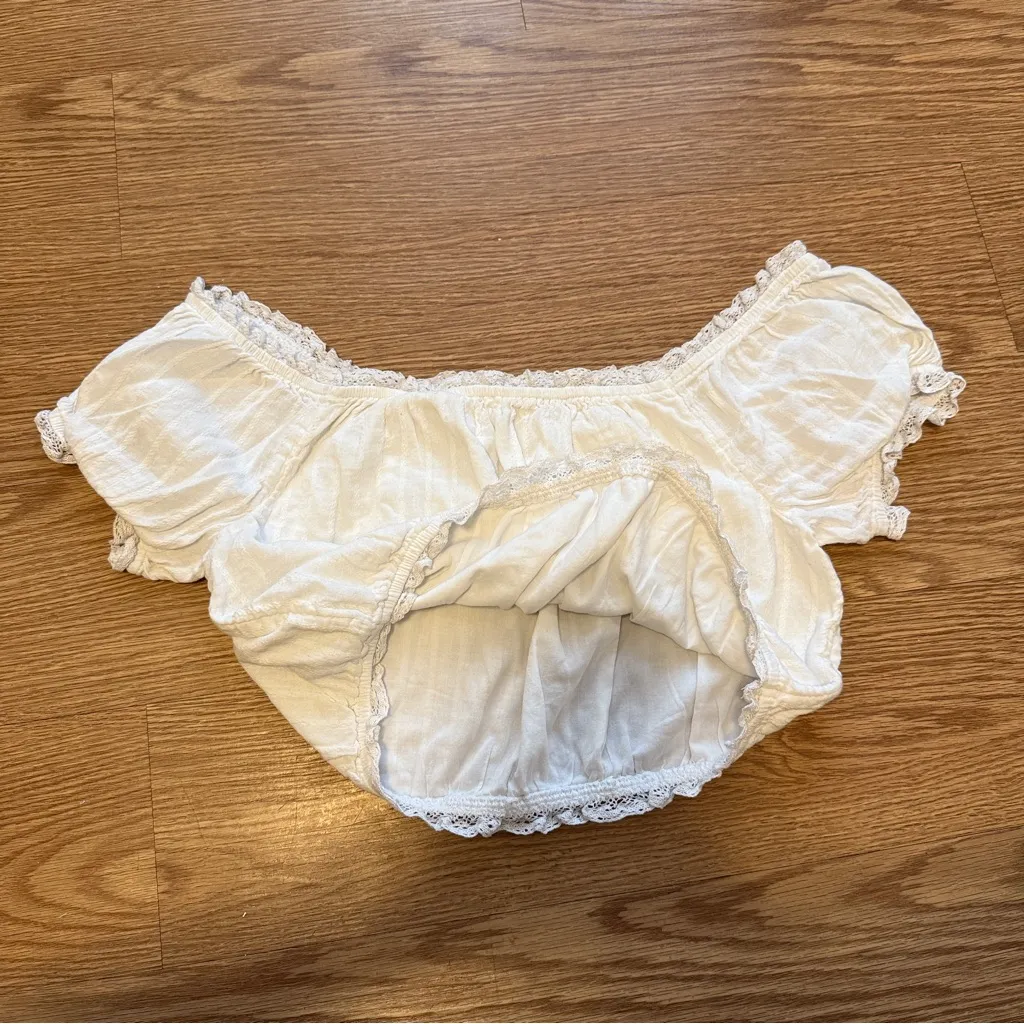 American Eagle Outfitters Off-Shoulder Cream Lace Crop Top Women’s Size M - Image 4