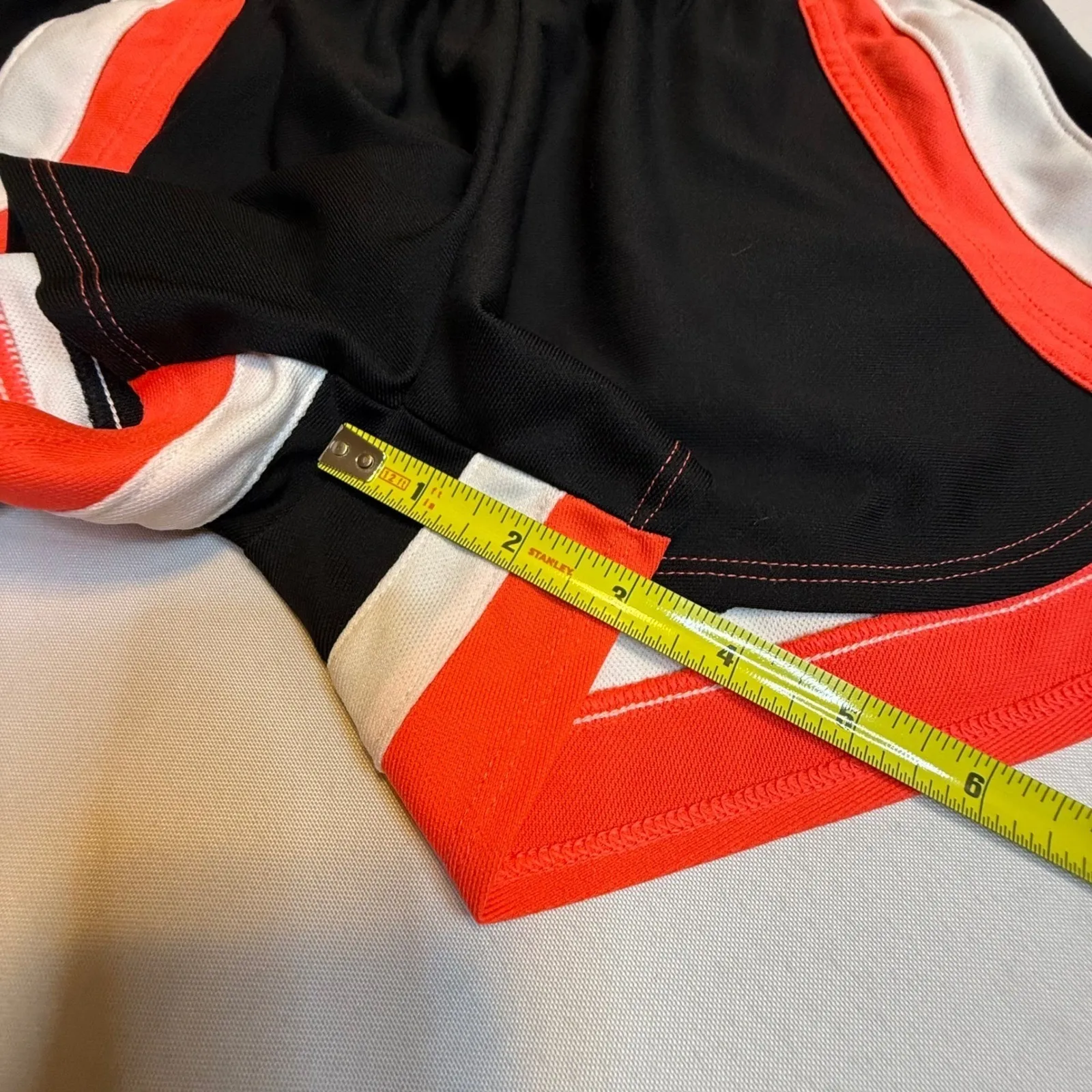 Under Armour Black Orange Athletic Shorts & Baseball Cap Set Women XS HeatGear # - Image 11