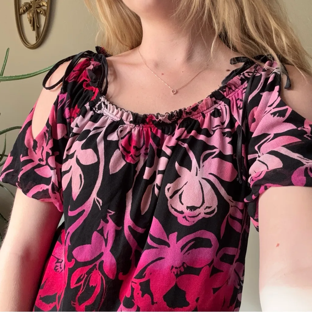 Express Pink and Black Floral Blouse - Image 7