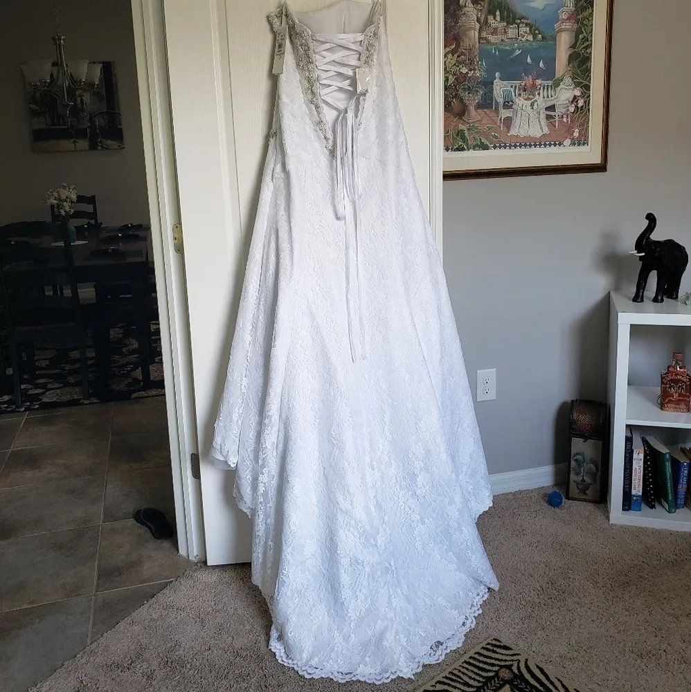 NWT David's bridal A-line wedding gown and trumpet petticoat - Image 3