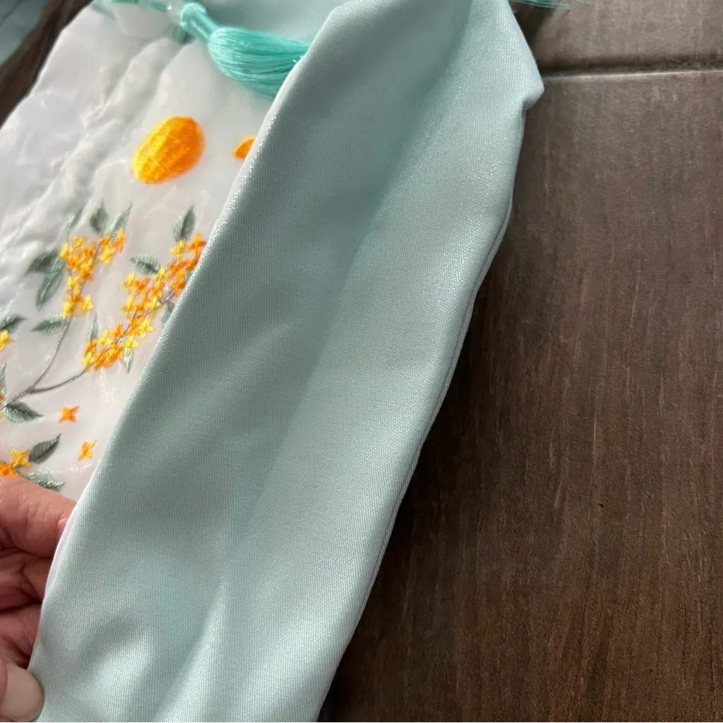 Chinese Embroidered Suzhou Drawstring Handbag with Rabbit and Moon White - Image 6