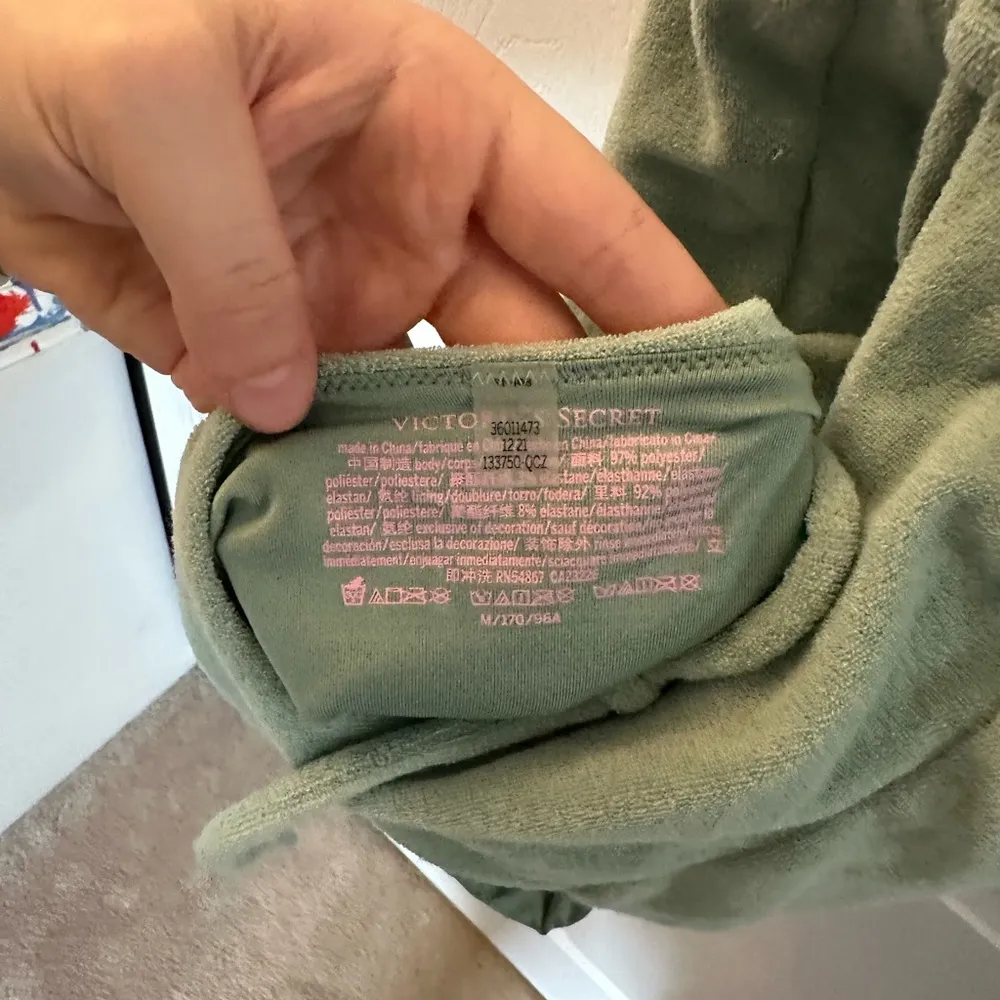 VS tie-back one piece - Image 3