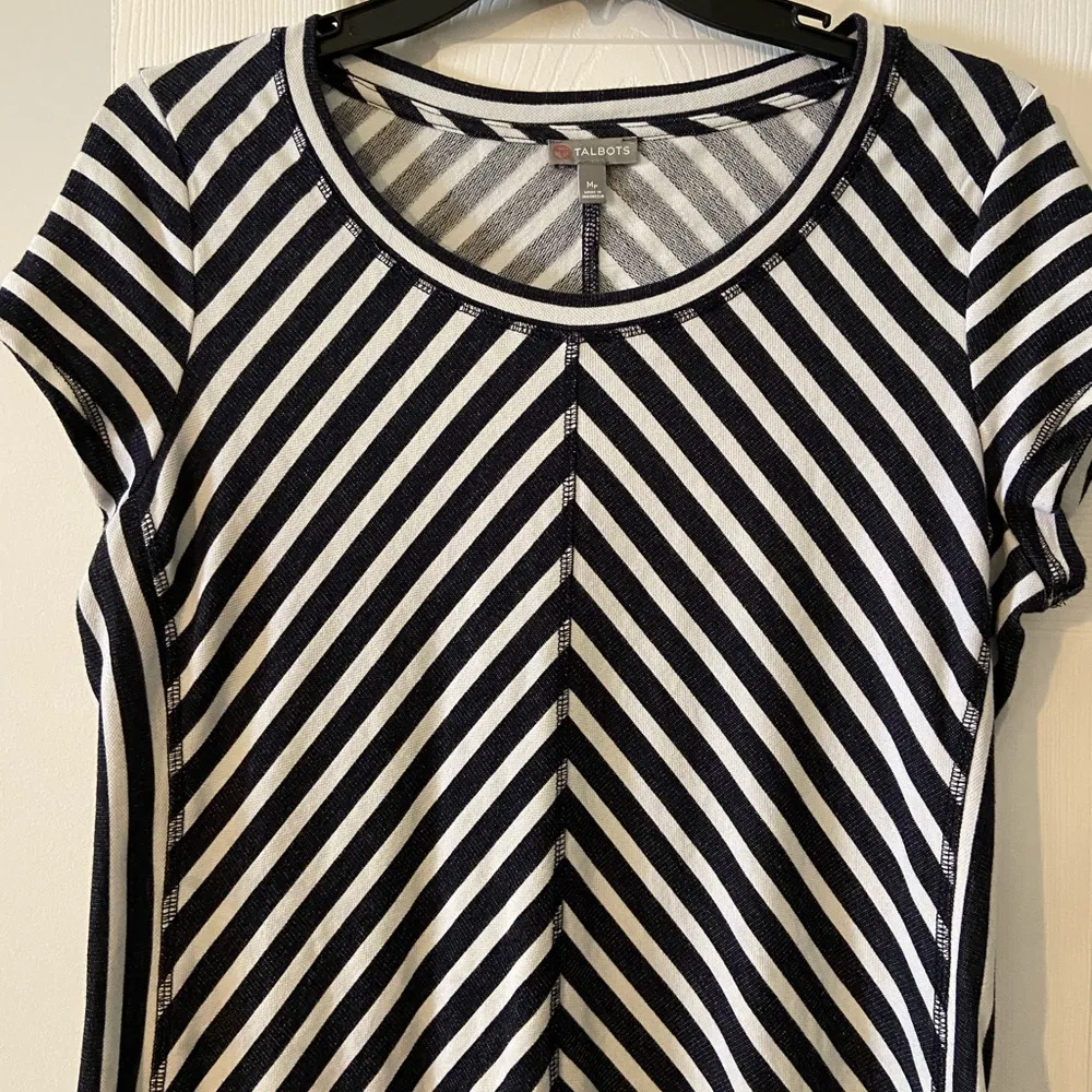 Talbots dress size M-petite preowned no rips or smell pets free home - Image 2