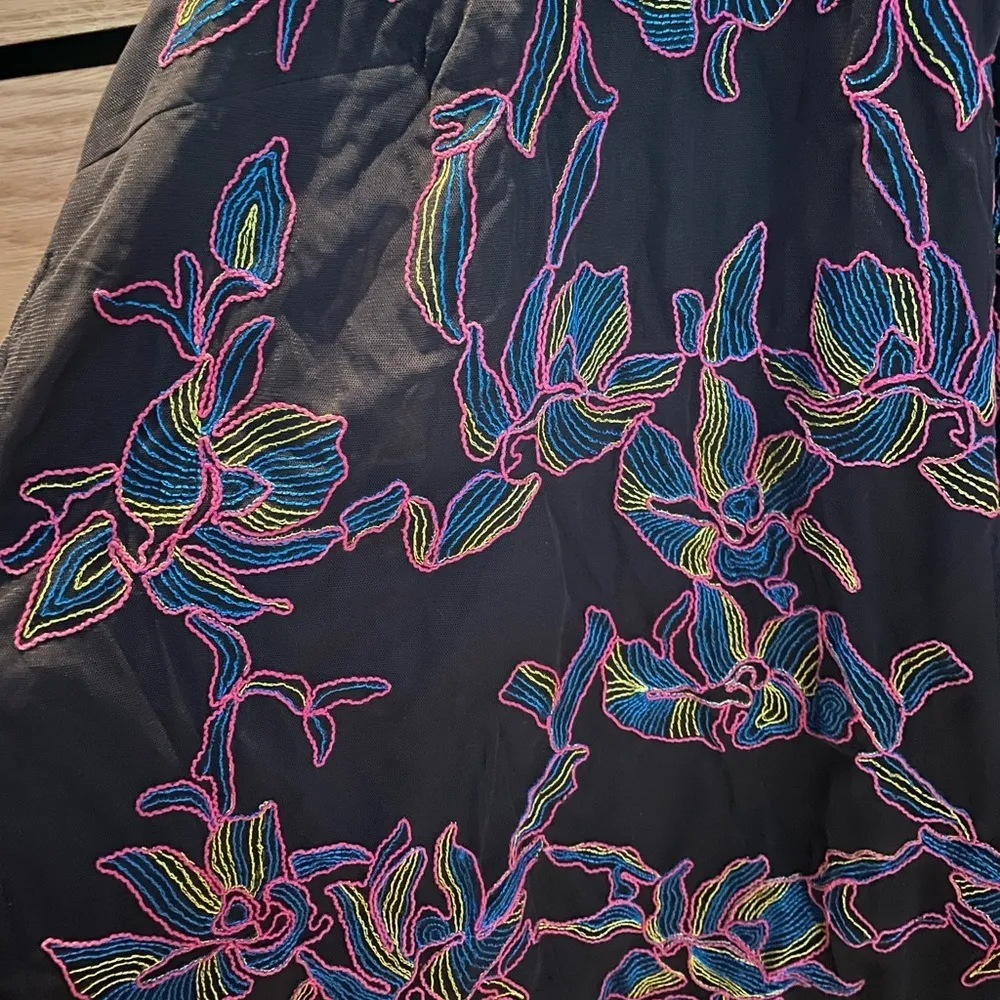 NWT French Connection Emilia Embroidered Halterneck Top Blackout size Small US 6 - Image 7