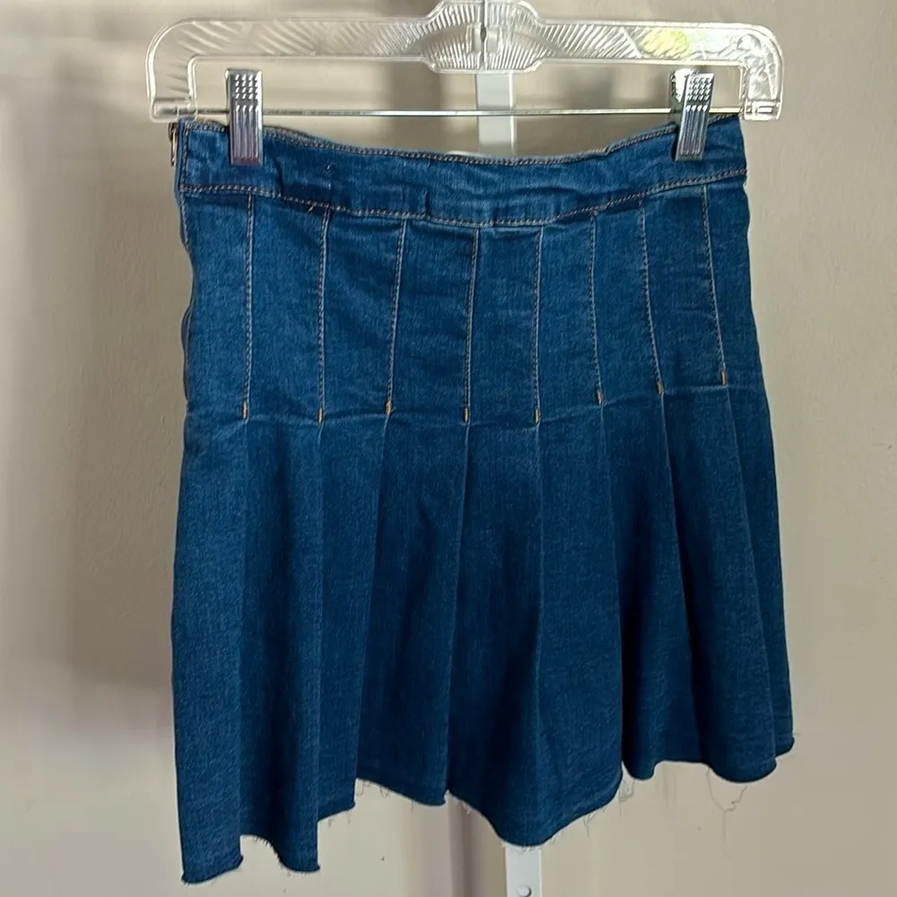 Celebrity Pink RE generation Star Blue Denim Pleated Skirt Size Small - Image 3