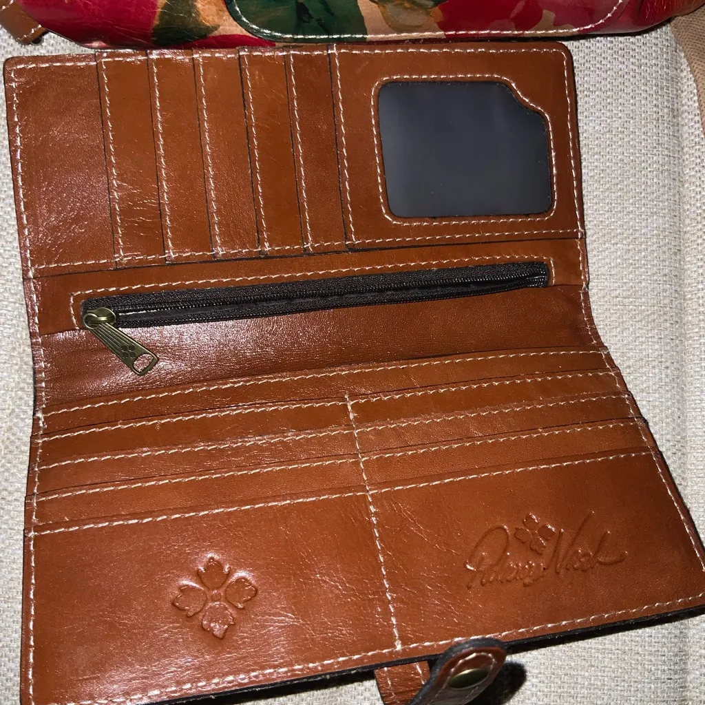 Patricia Nash Luzille Floral Leather Convertible Backpack/Crossbody & Wallet - Image 4