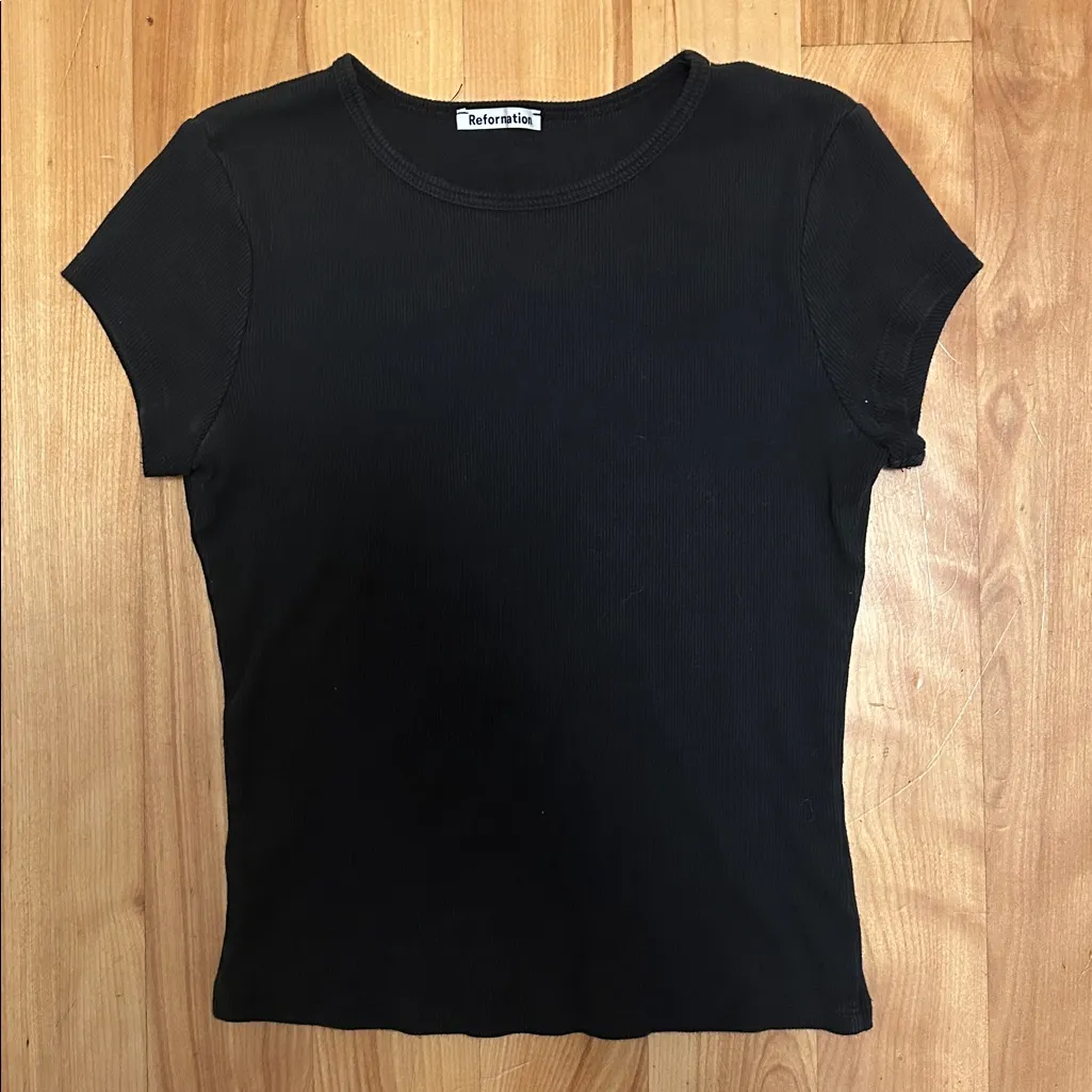Reformation Black Cropped Ribbed Baby Tee Sz S - Image 3