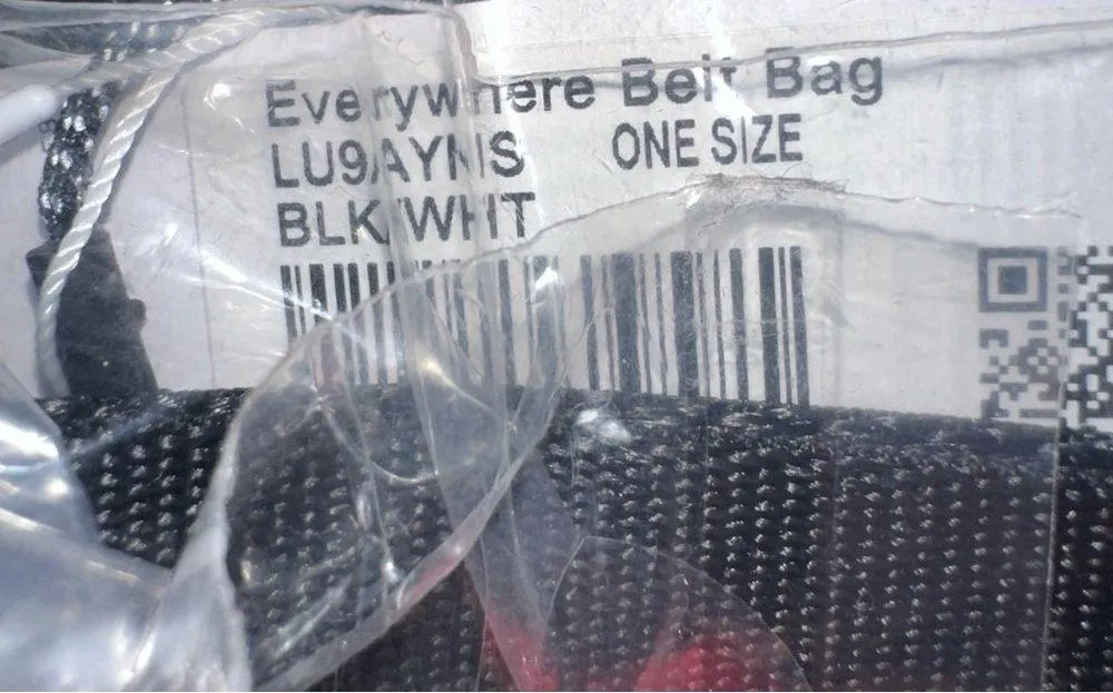 NWT Everywhere Belt Bag BLACK/WHITE Wordmark Logo Strap 1L - Image 4