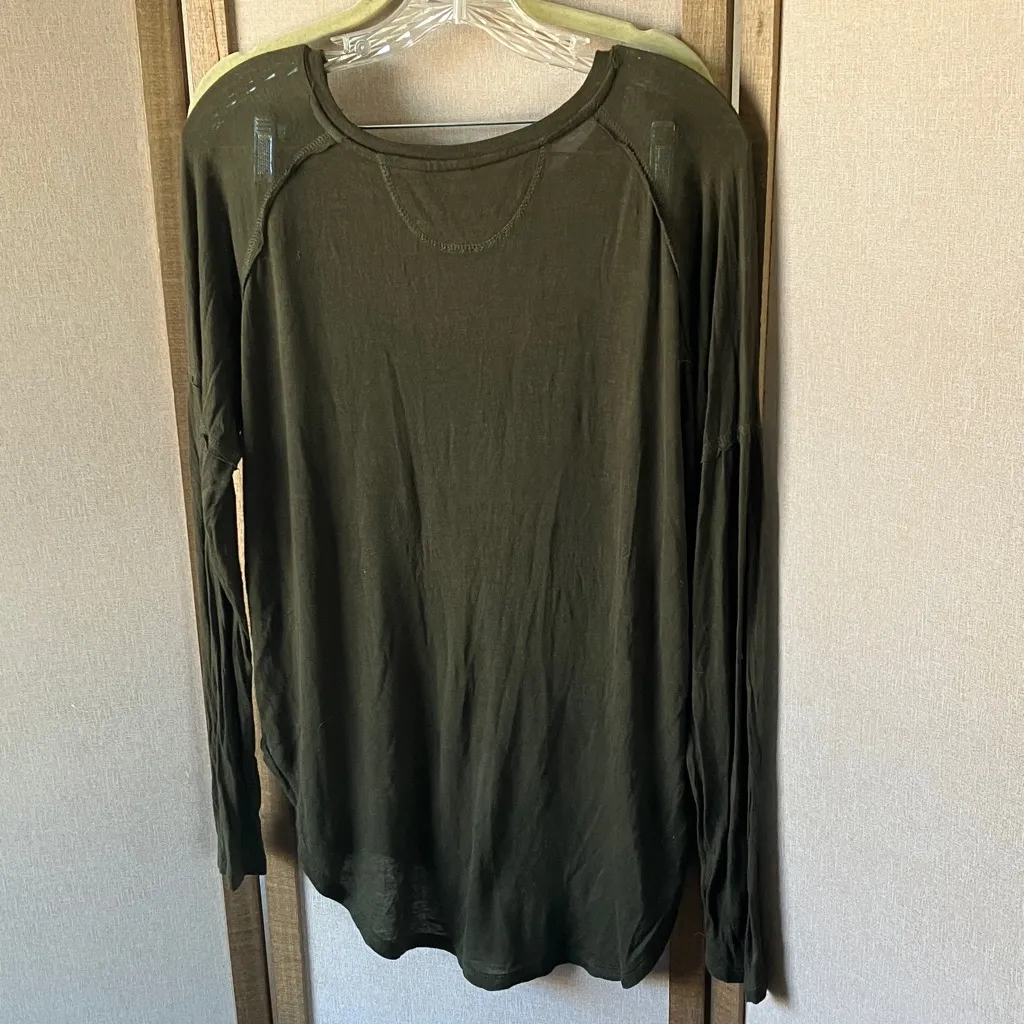 Tresics  Olive Green Tee medium - Image 8