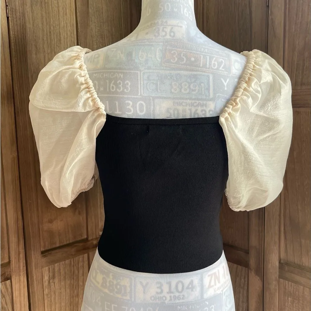 NWT Miou Muse Puffed Sleeve Crop top. Cream sleeve with black bodice. Size M - Image 2
