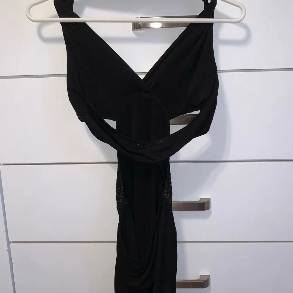 Lipstick black bodycon cutout dress Size M - Image 4