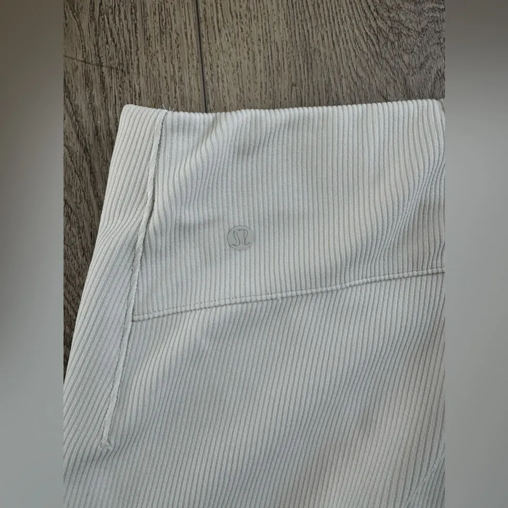 ribbed zip-flared pant size 8 soft white - Image 3