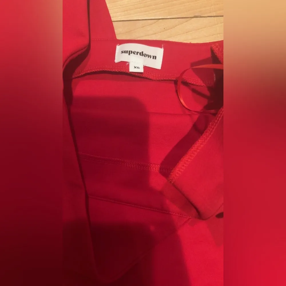 SUPERDOWN ROCKIE ONE SHOULDER RED DRESS - Image 3