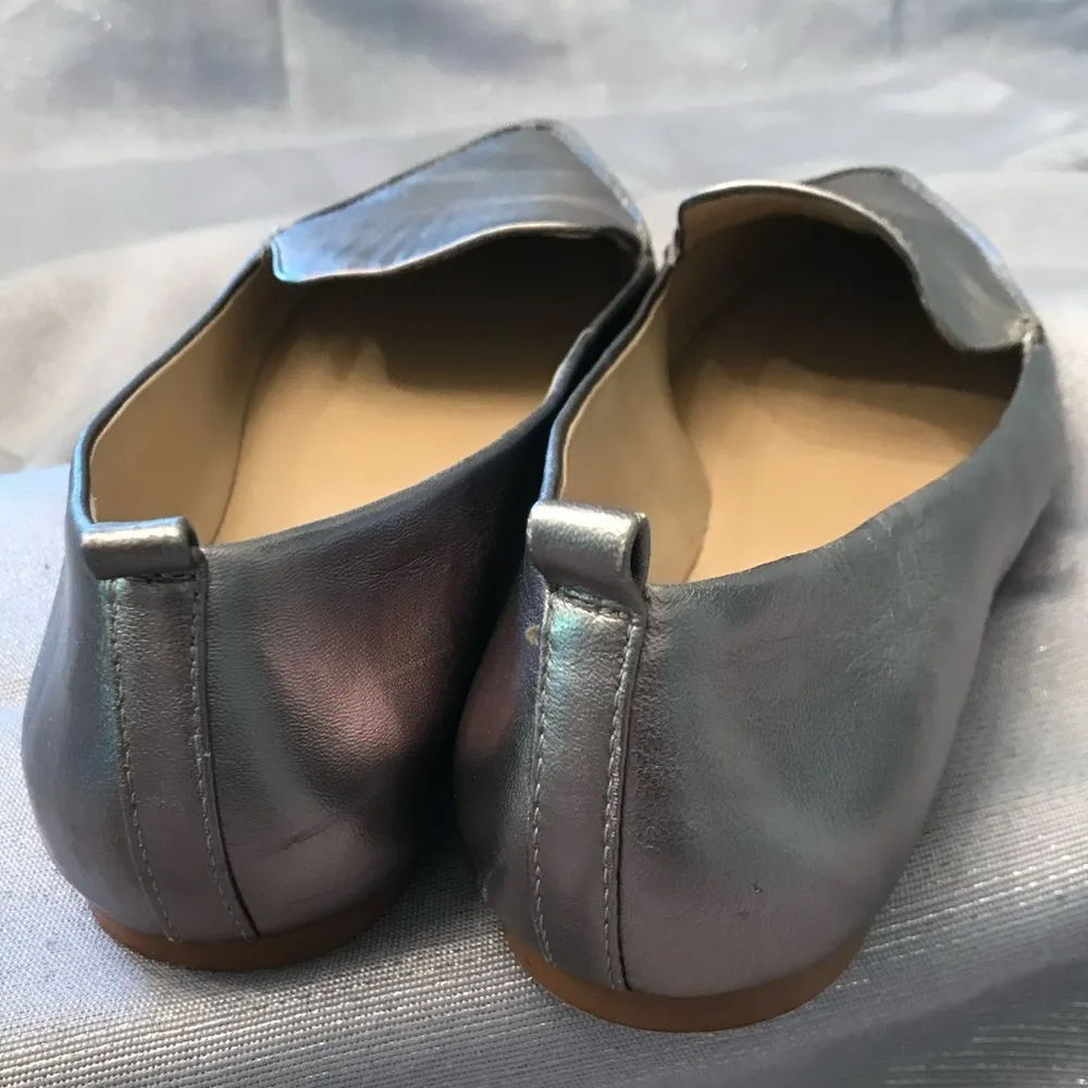 Pewter Metallic Pointed Leather Loafers by Lord & Taylor Sz 9.5 Silver - Image 4