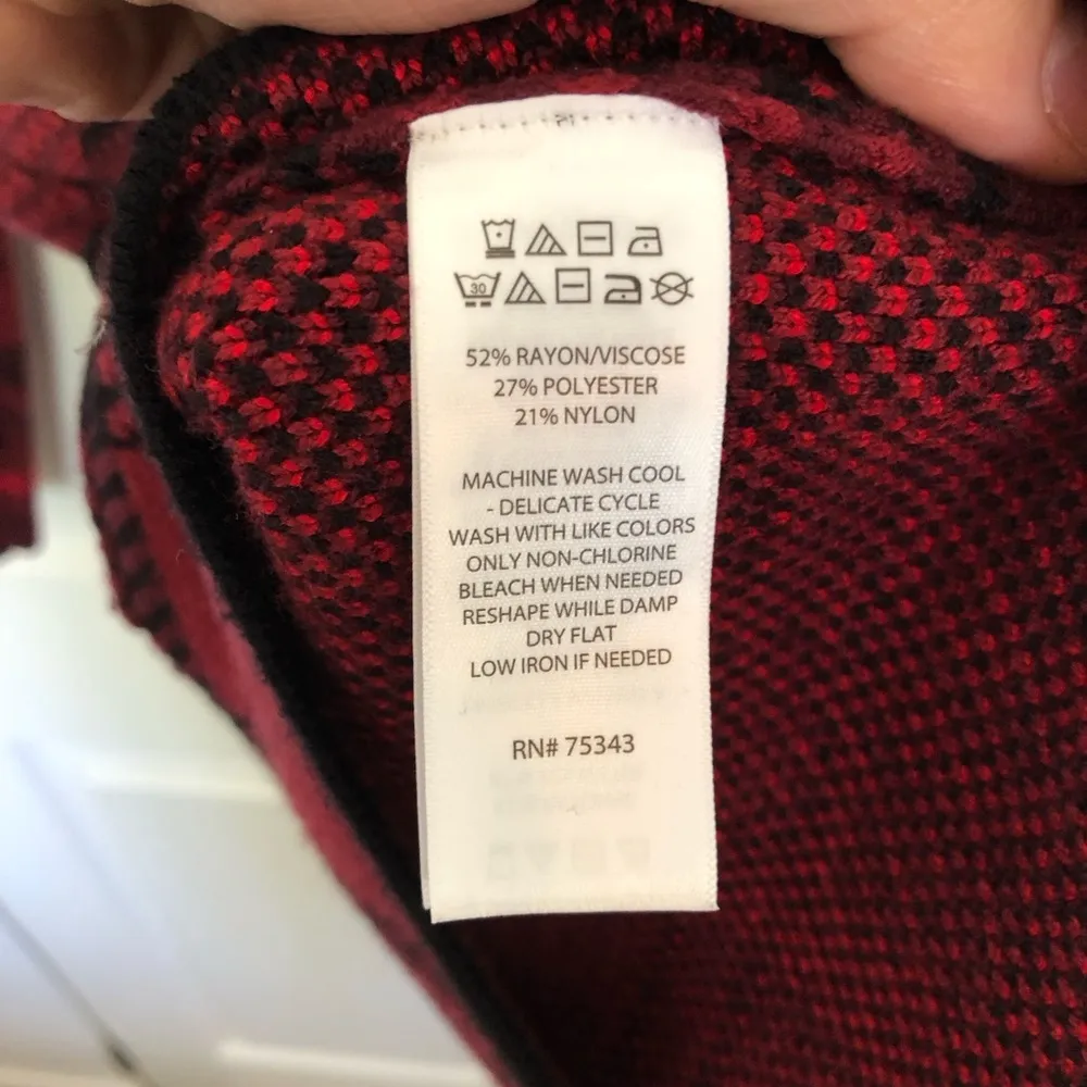 Max Studio Red and Black Plaid Sweater Size M - Image 6