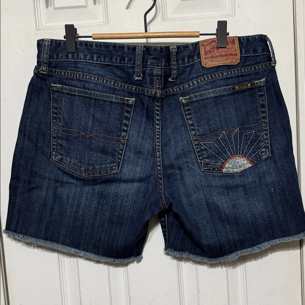 Lucky You Brand ABBEY Dark Blue Jean Shorts with Embroidery Floral 12/31 - Image 2