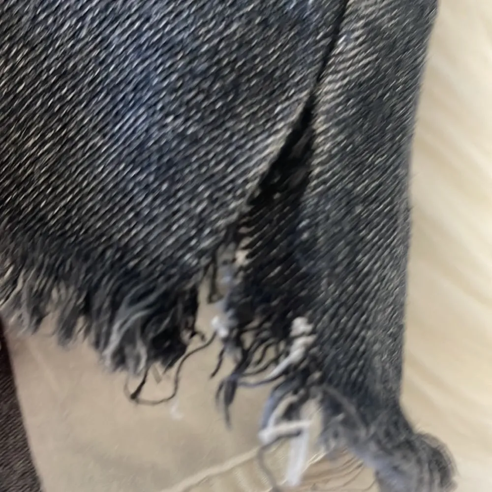 Signature8 distressed jean shorts, black. small Black - Image 5