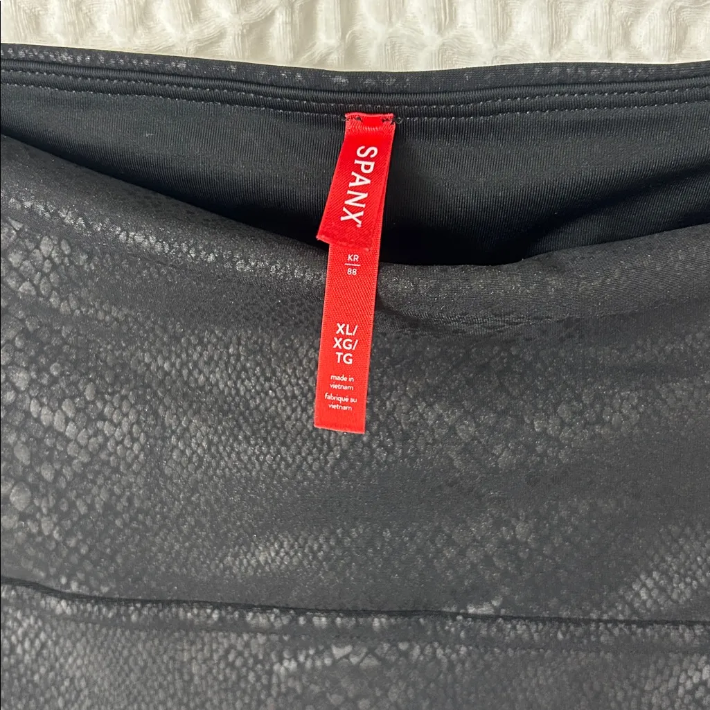 SPANX Black Faux Leather Leggings Pants Animal Snake Print Size XL - Image 6