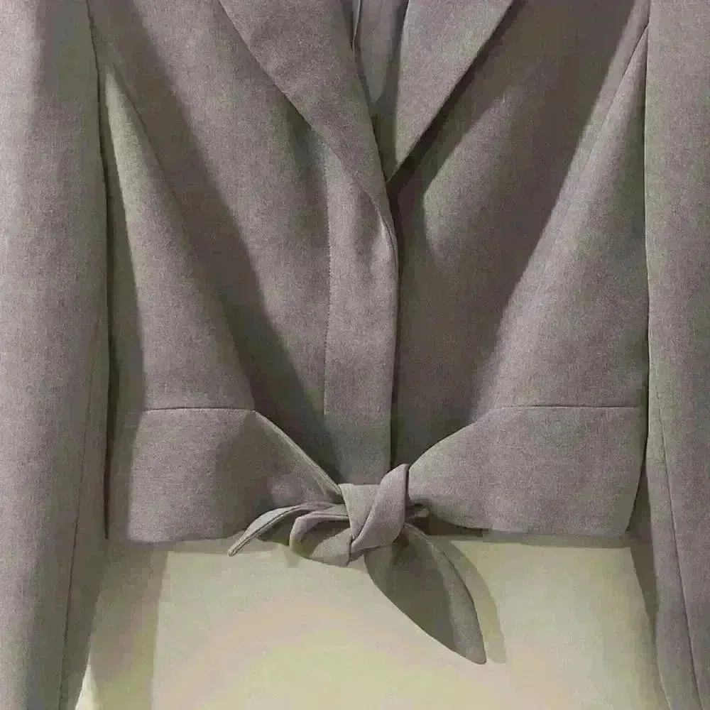 Women's Bloomingdales light purple cropped tie waist blazer size 4 - Image 4