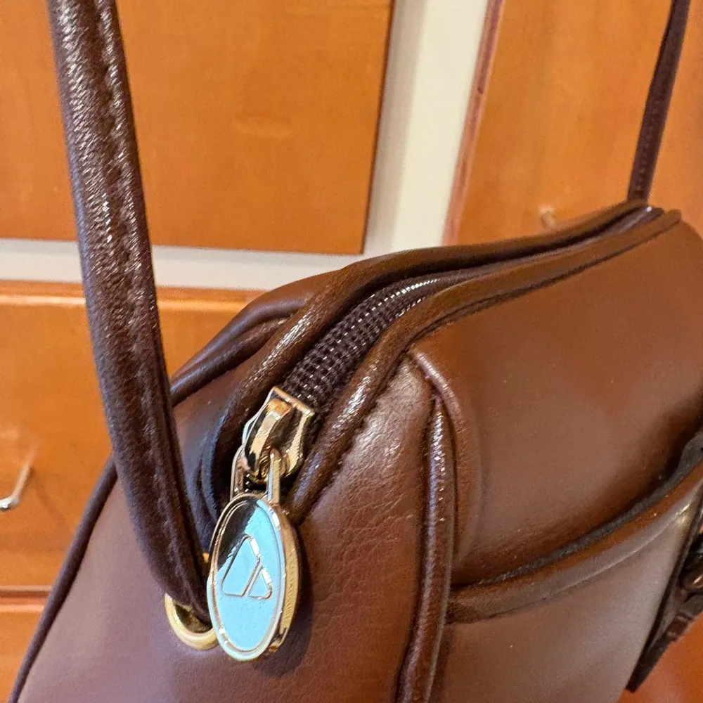 Vintage Liz Claiborne Brown Crossbody Bag NWOT - Image 8