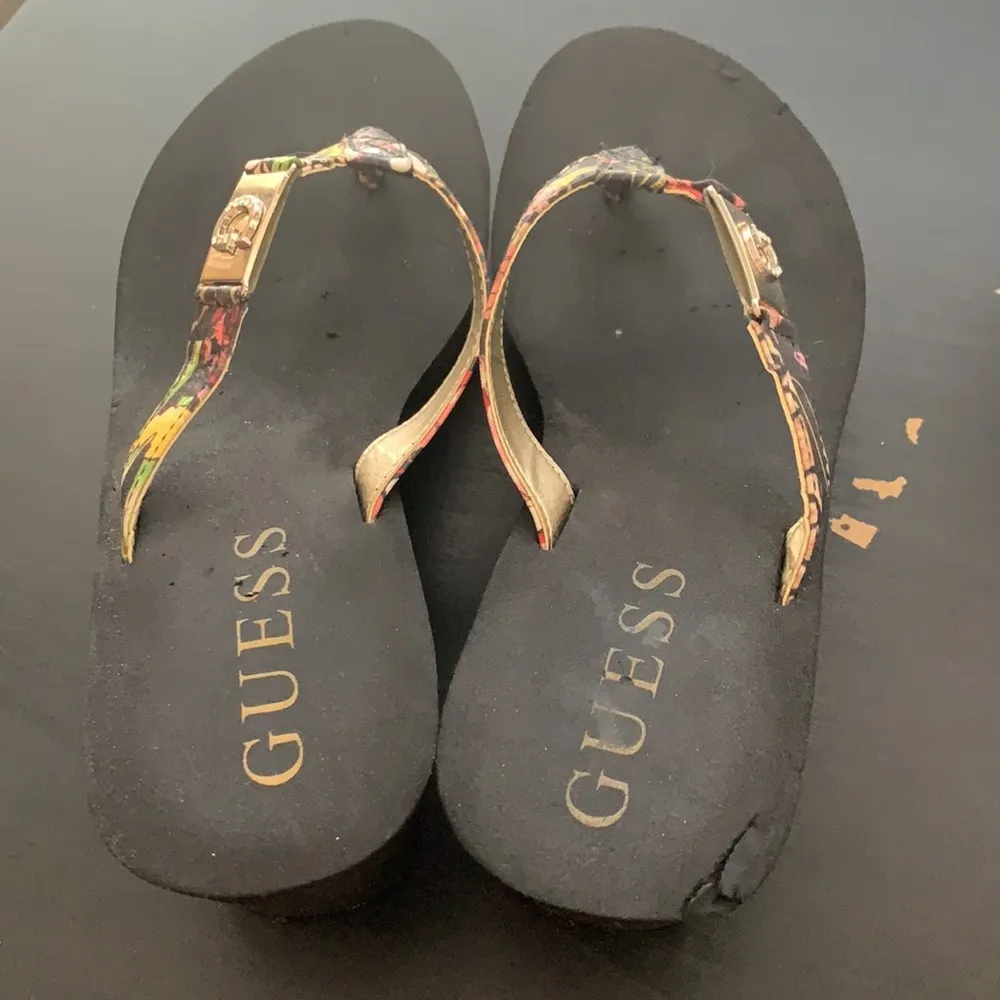 Guess wedge flip flop sandals - Image 3