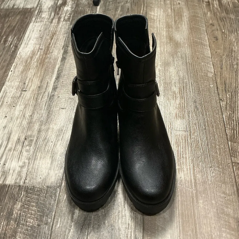 Black Leather Ankle Boots Size 10 - Image 10