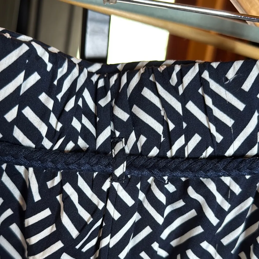 Zara Trafaluc Navy and White Geometric Wide Leg Pants w/ Belt Size Small - Image 9