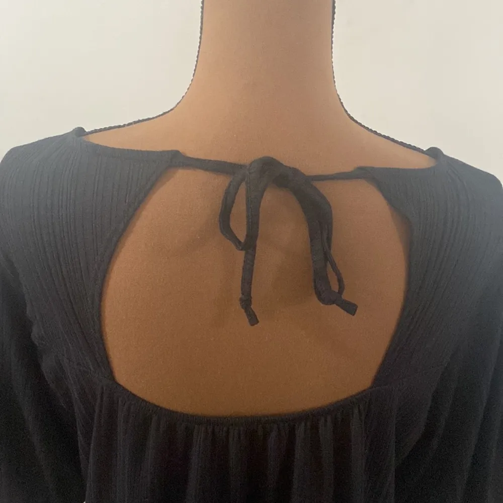 W5 textured ribbed open back cutout puff sleeve blouse size XL - Image 6