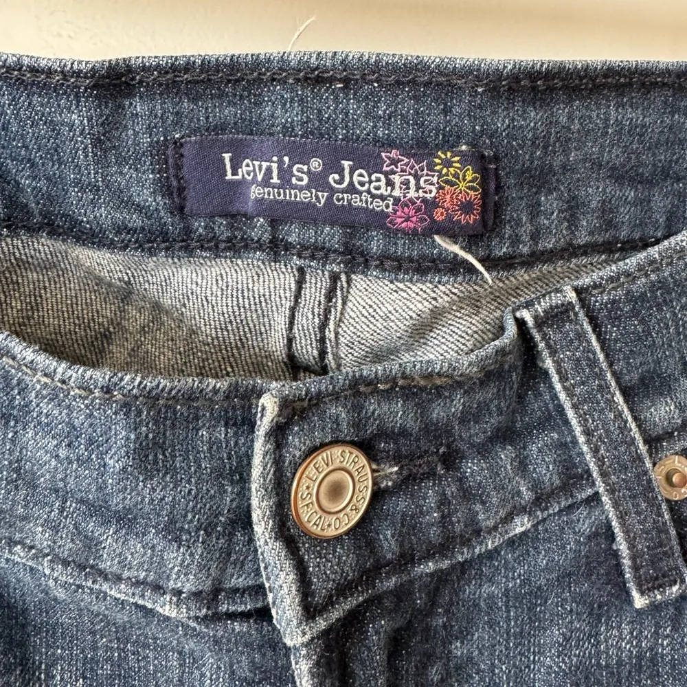 Levi’s Vintage Y2K Dark Wash Low Rise Denim Jeans Size 9M - Image 3