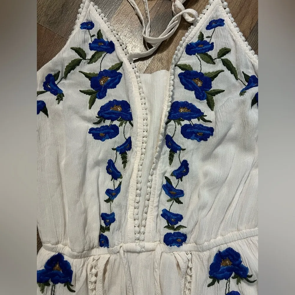 American Eagle outfitters white jumpsuit romper with blue embroidered flowers - Image 5