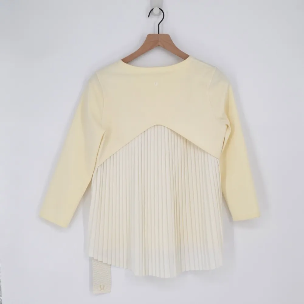 NEW Lululemon Pleat On Long Sleeve Top Crewneck Cream Women's 6 - Image 2