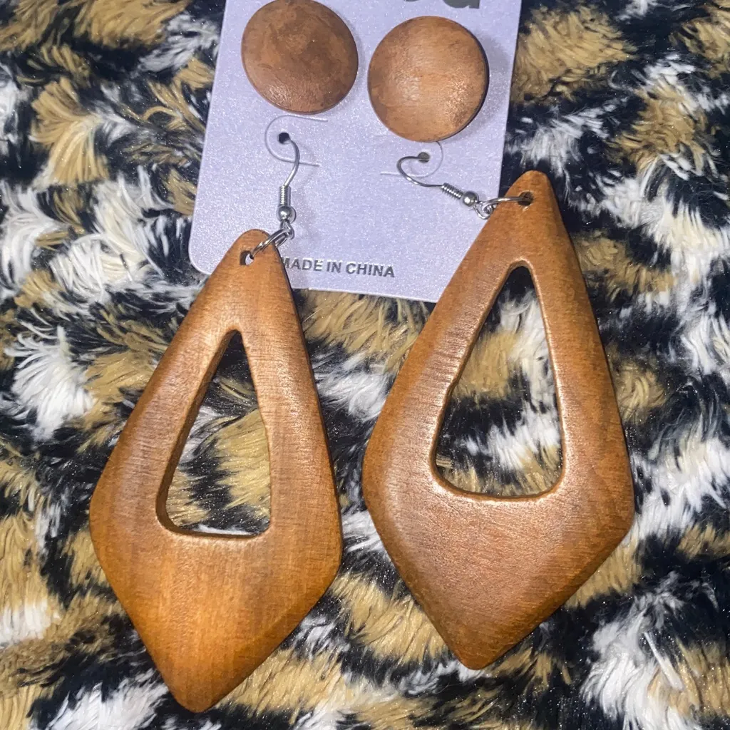 Unica Brown Wooden Chunky Matching Earrings Set Silver - Image 4