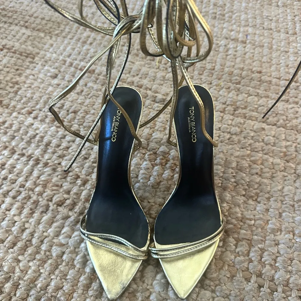 TONY BIANCO MILLIE GOLD FOIL HEELS SIZE 8 - Image 6