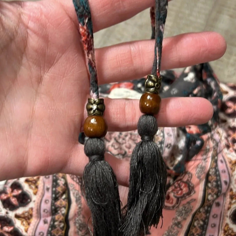 MASON & BELLE Caseey Tassel Detail Floral BOHO Relaxed Top Multi-Colored Sz L - Image 8