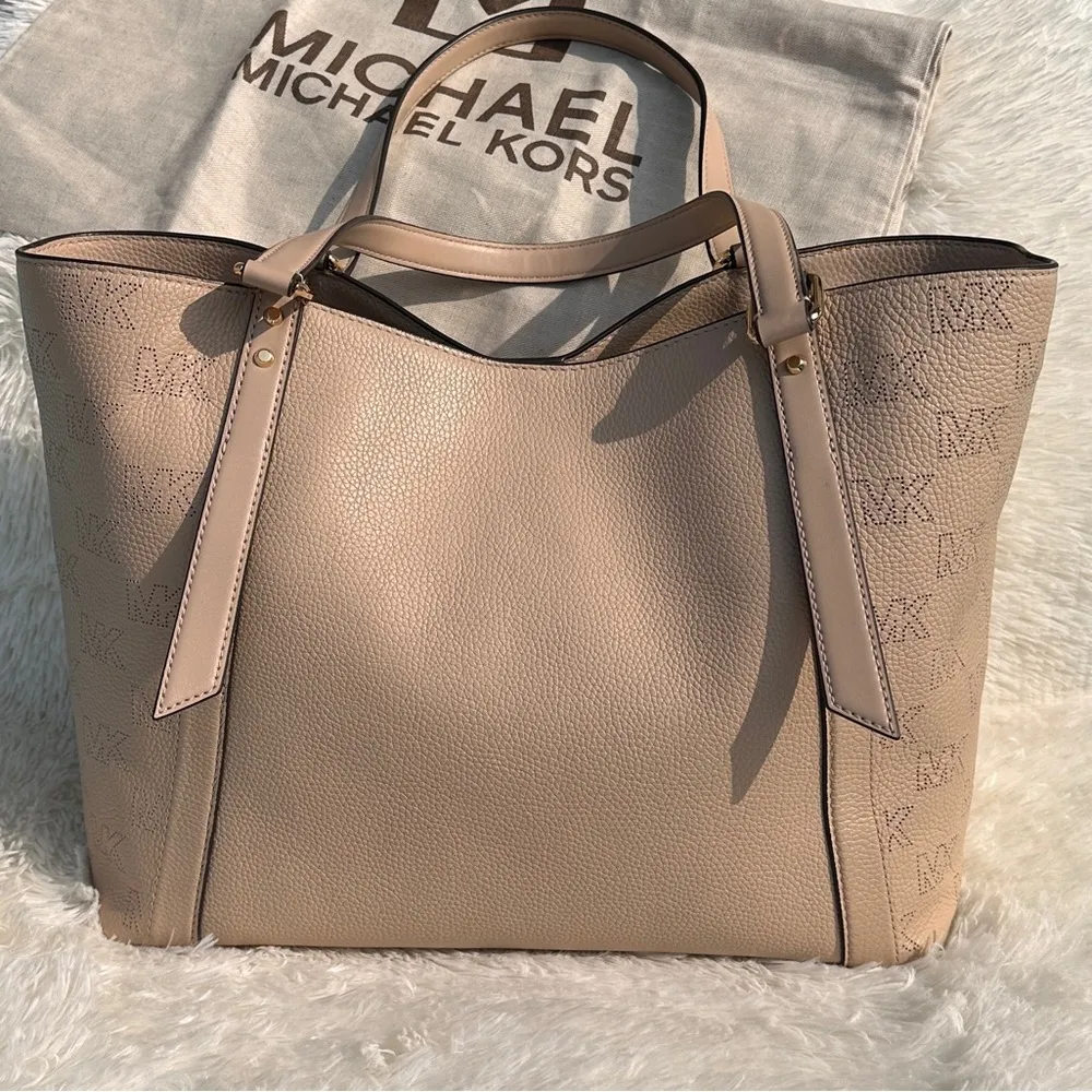 Michael Kors Alto Blush Tote - Image 3