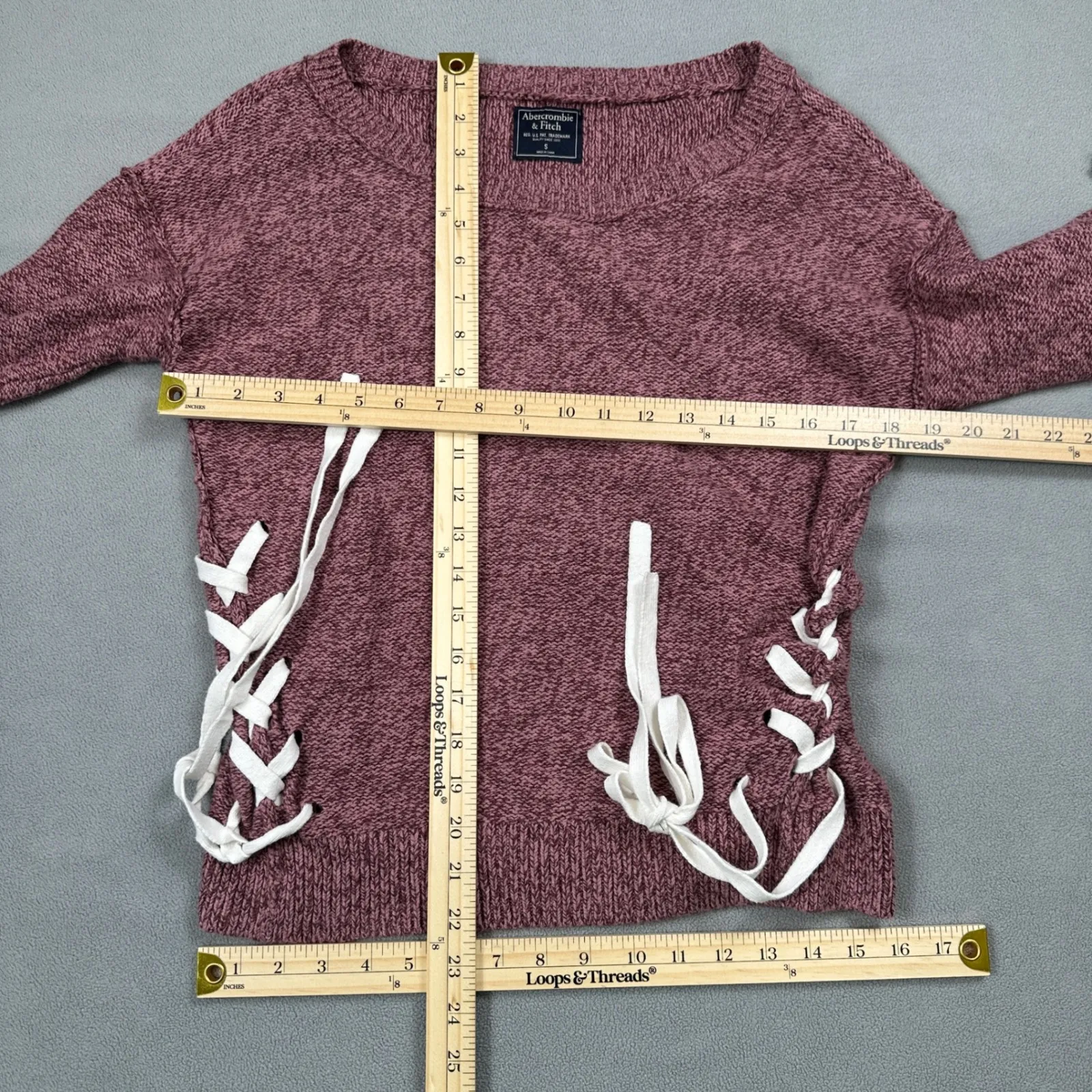 VTG Abercrombie & Fitch Womens Sweater S Pink Lace Up Long Sleeve Knit Pullover - Image 4