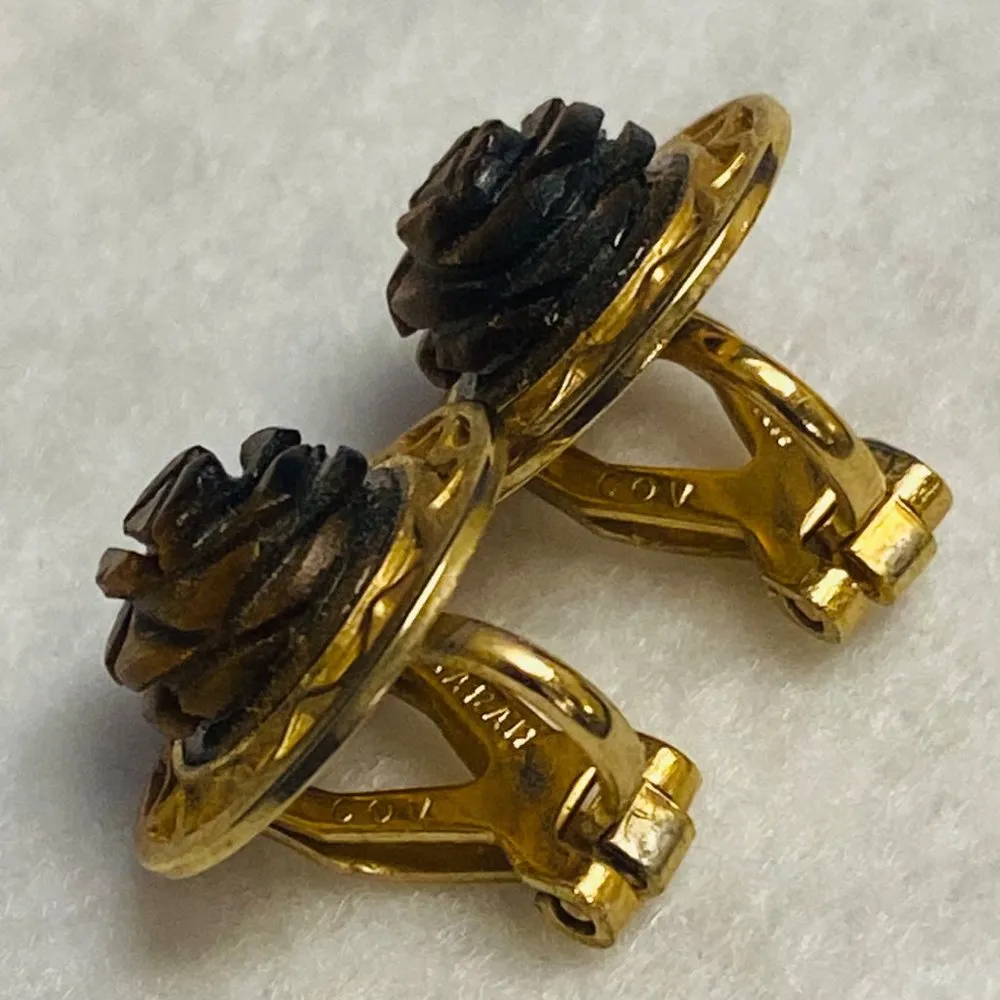 Sarah Coventry Clip on Earrings Round Carved Flower Center Gold Color Metal - Image 4