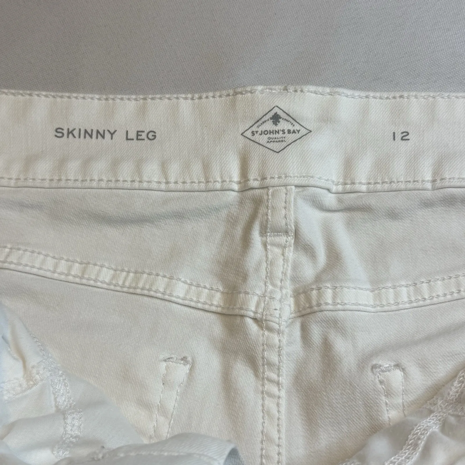 ST. John's Bay Women White High Rise Slimming Skinny Tie Hem Denim Jeans. Sz 12# - Image 6