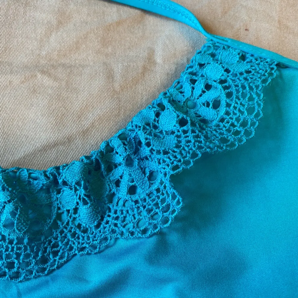 Laundry by Design lace trim bralette bikini top XL - Image 3