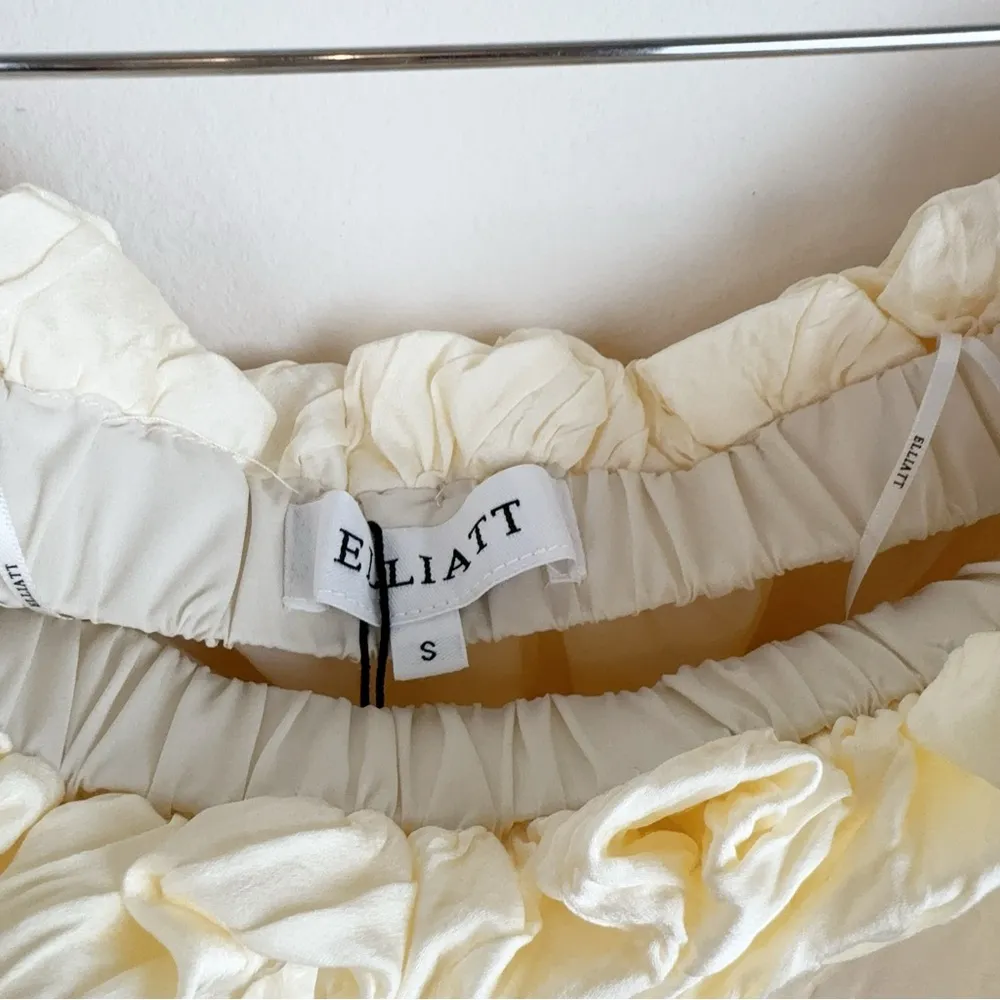 Elliatt Rejoice Crop Top Cream Size Small NWT - Image 8