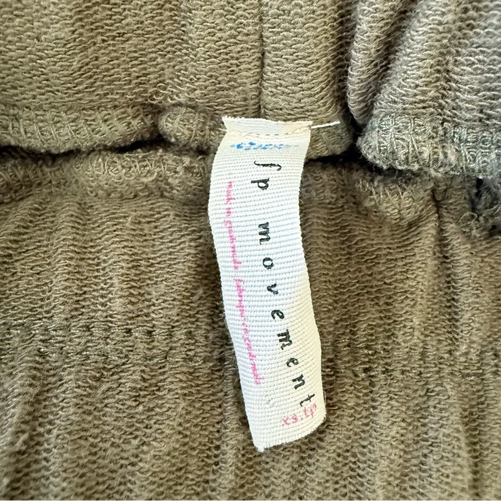 Free People Movement Sunny Skinny Sweats/Joggers Size XS in Everest Olive‎ - Image 5