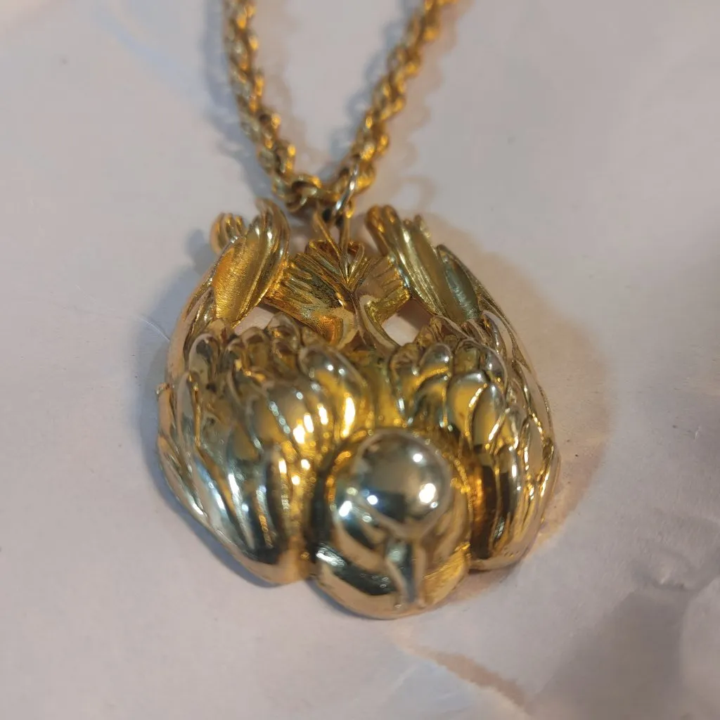 Lisner Peace Dove Pendant Vintage Gold Tone Phoenix Bird Textured Back Design Size 2 - Image 10