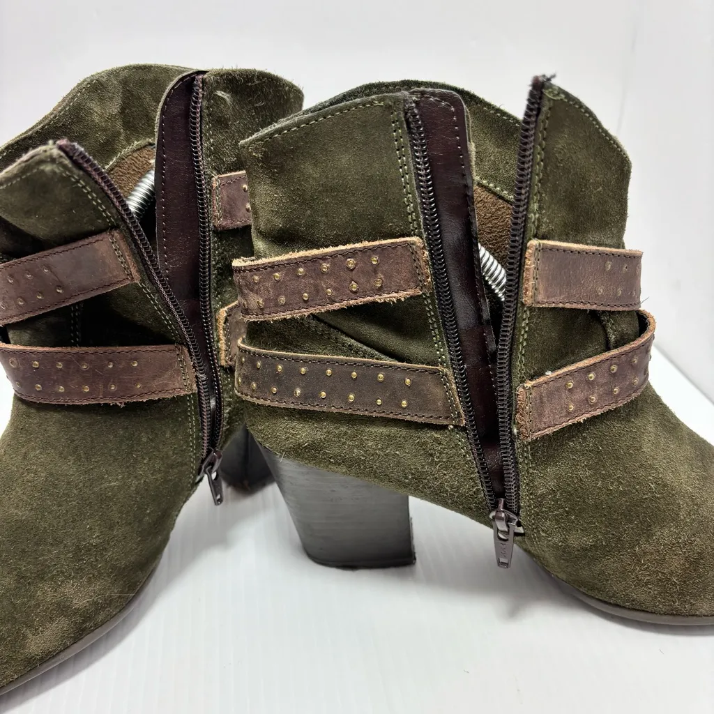 Diba Army Green Suede with Brown Leather Strap Booties‎ Size 8 - Image 8