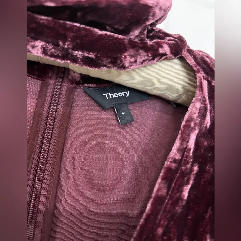 Theory Velvet Choker Neck Cut-Out Blouse Sz S Dark Currant - Image 9