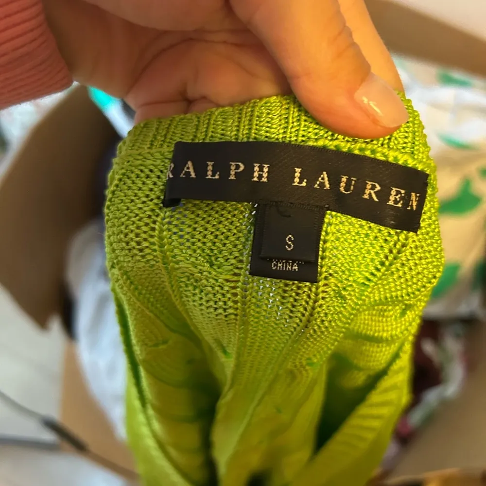 Ralph Lauren Black Label Electric Green Silk Cable Knit  V-Neck Sweater - Image 3