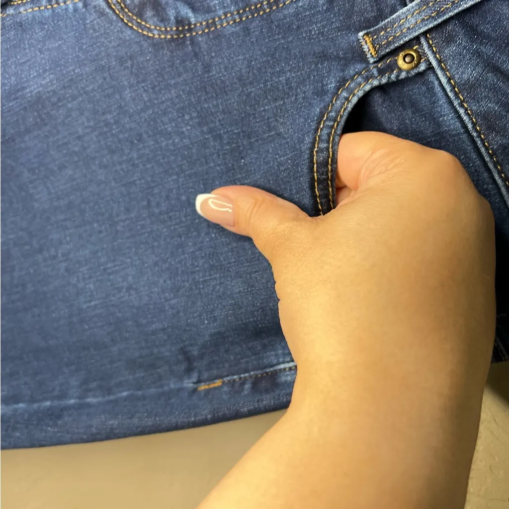 Marilyn Straight Quinn Lift Tuck Technology Denim Jeans - Image 6