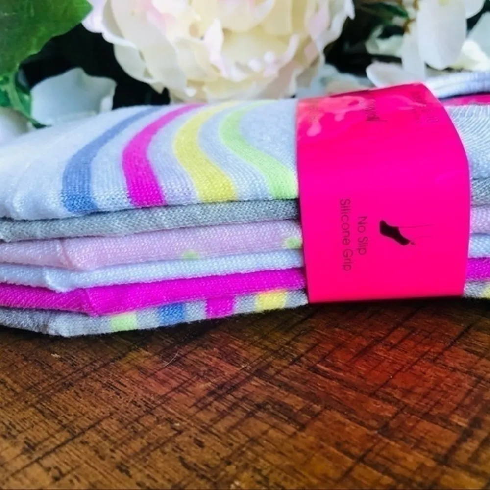 Betsey Johnson 6-Pack No-Show Liner Socks Non-Slip Grip NWT - Image 3